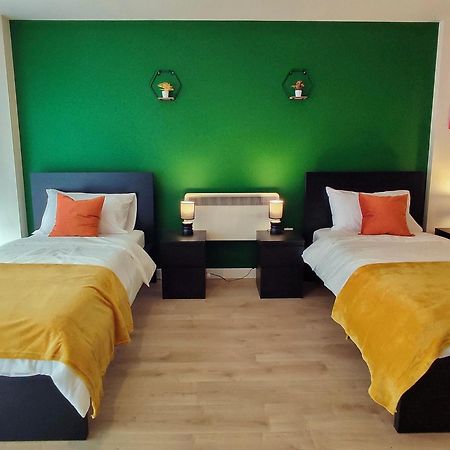 Duplex Apartment In Leeds With King Size Bed - Long Stay Rates Available Экстерьер фото