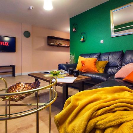 Duplex Apartment In Leeds With King Size Bed - Long Stay Rates Available Экстерьер фото