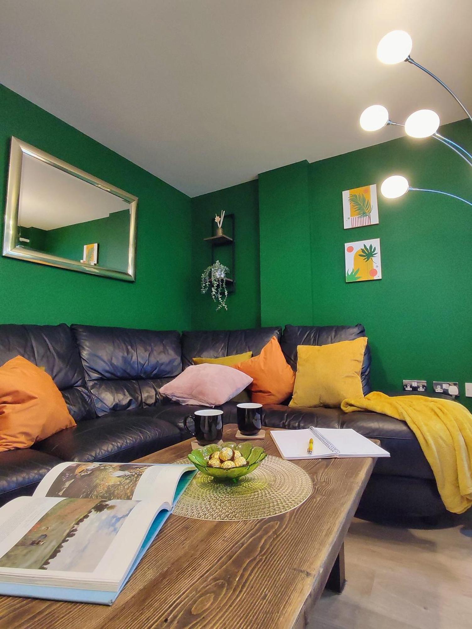Duplex Apartment In Leeds With King Size Bed - Long Stay Rates Available Экстерьер фото
