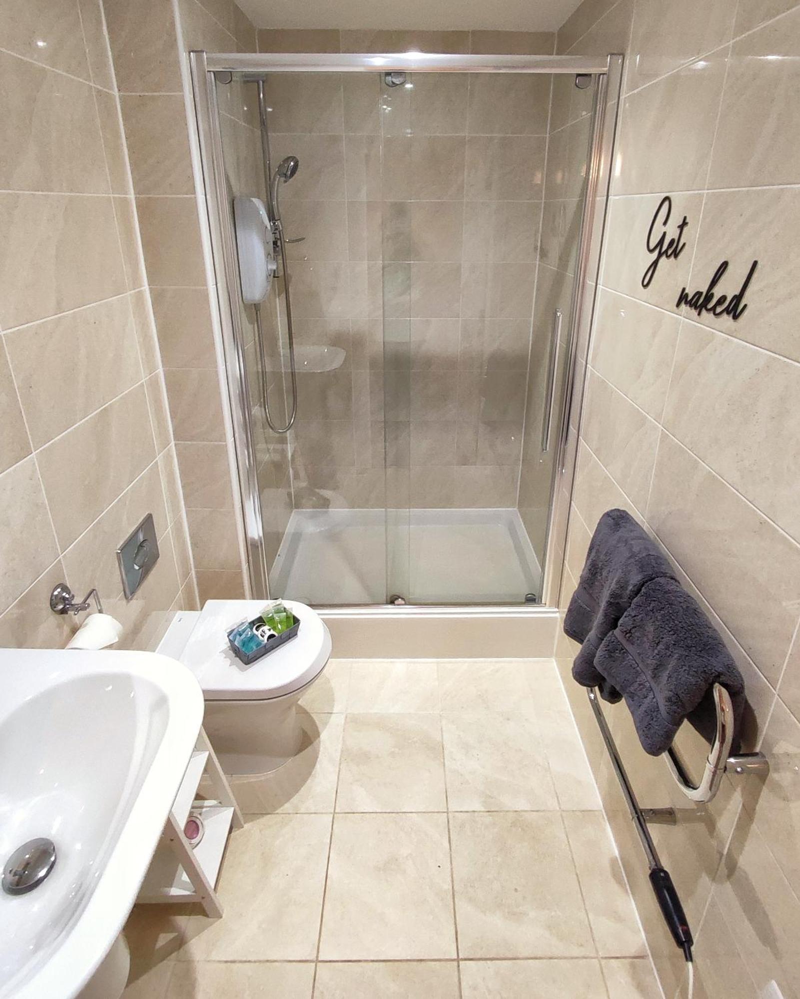 Duplex Apartment In Leeds With King Size Bed - Long Stay Rates Available Экстерьер фото