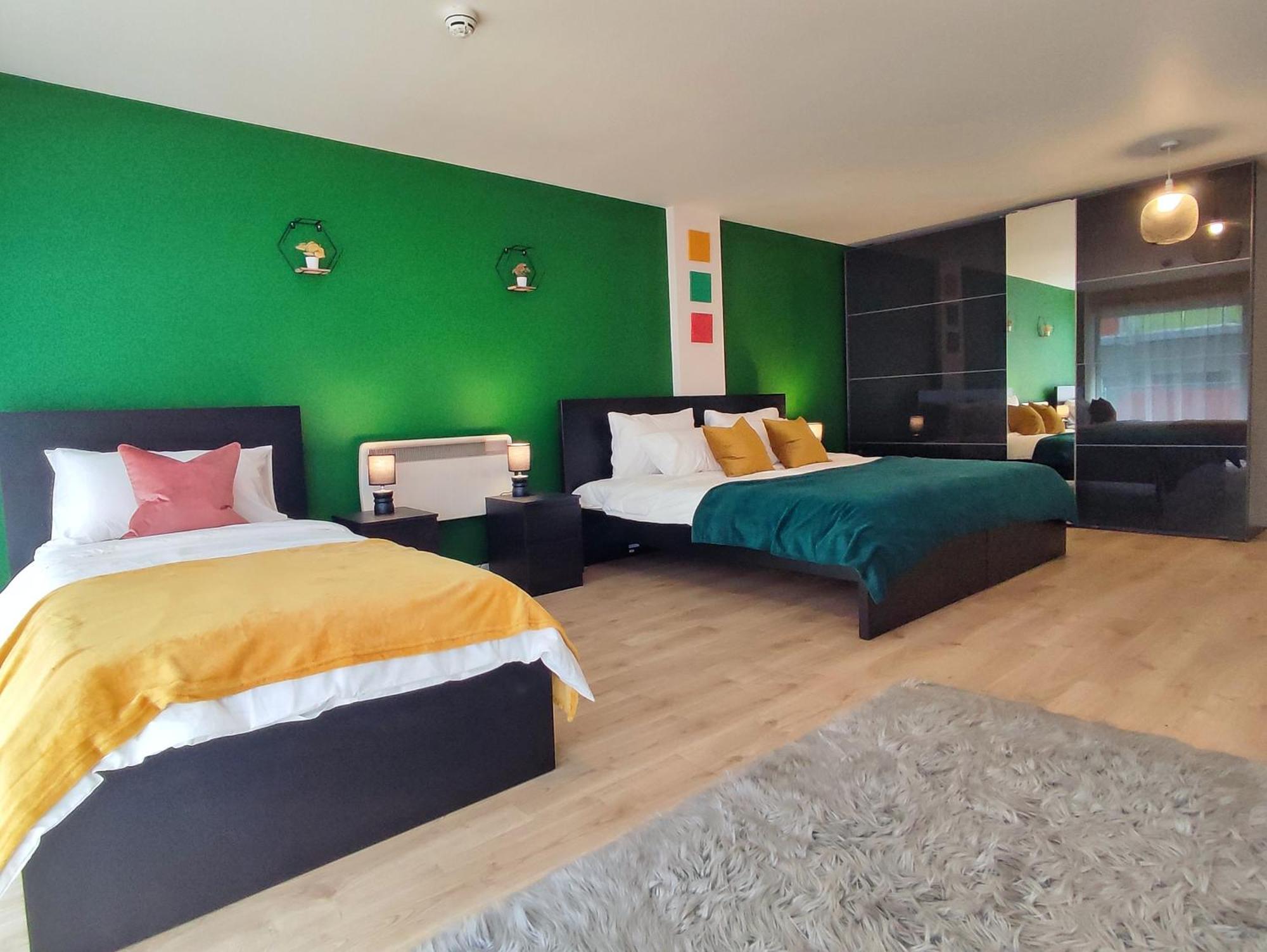 Duplex Apartment In Leeds With King Size Bed - Long Stay Rates Available Экстерьер фото