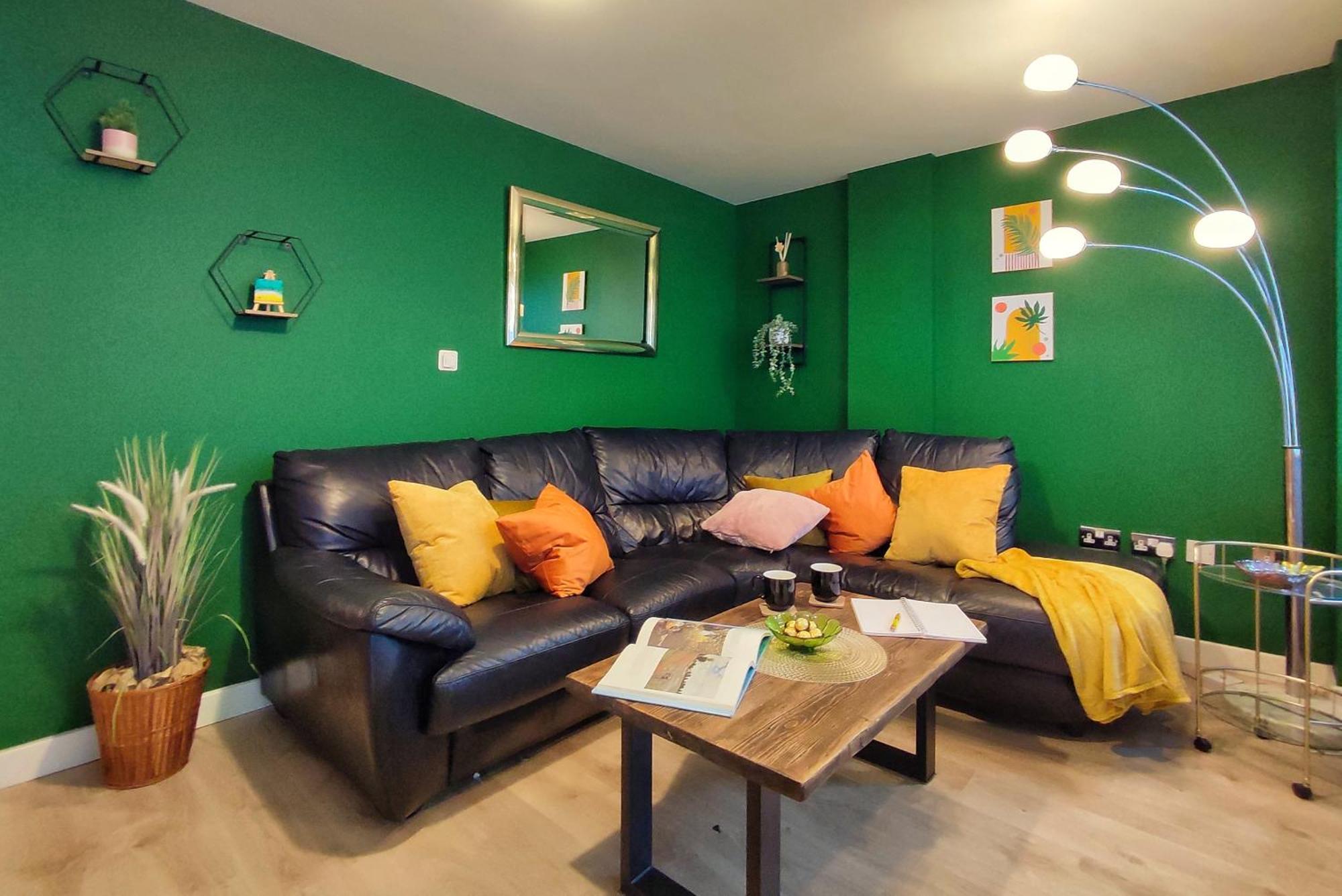 Duplex Apartment In Leeds With King Size Bed - Long Stay Rates Available Экстерьер фото