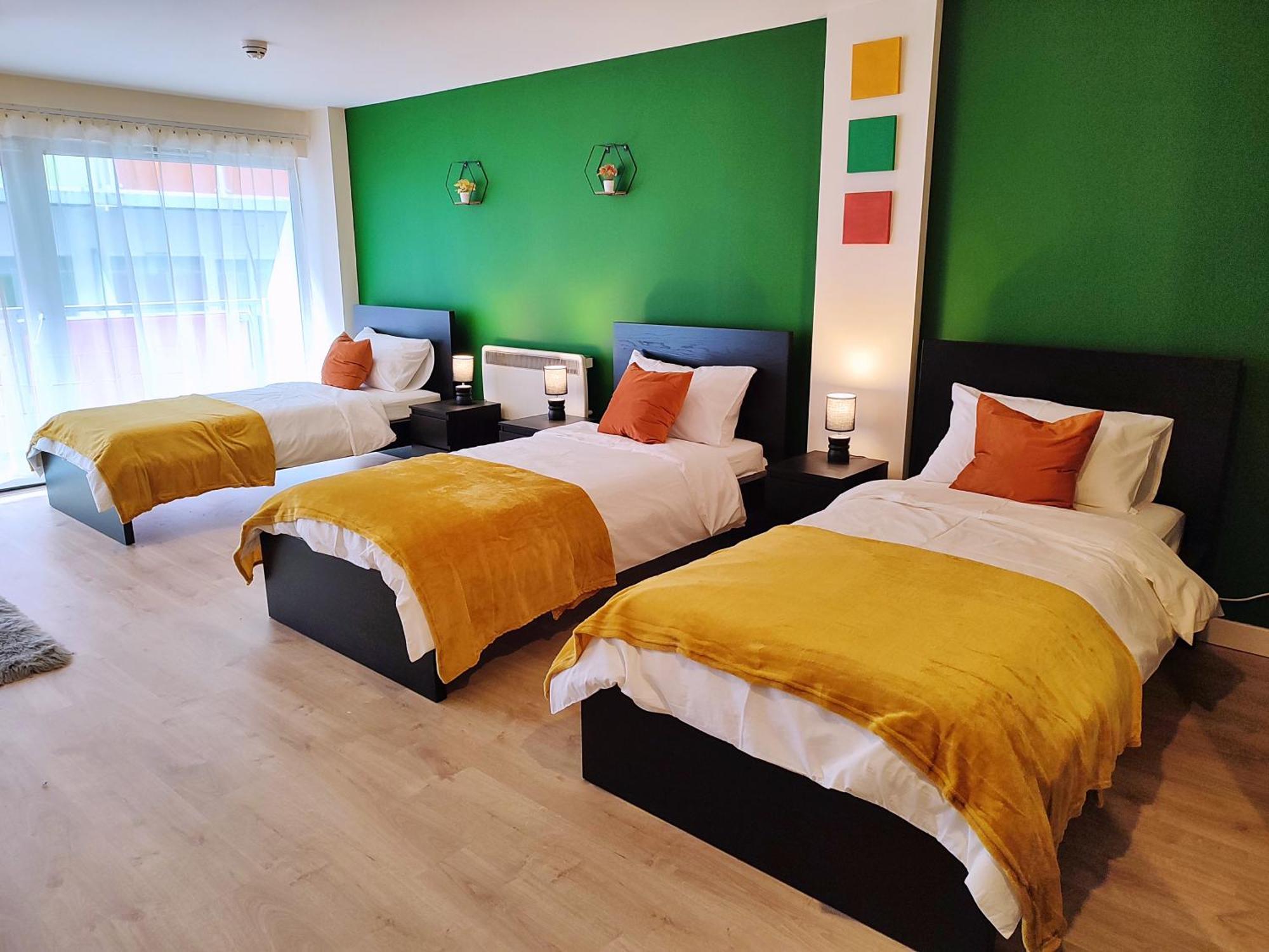 Duplex Apartment In Leeds With King Size Bed - Long Stay Rates Available Экстерьер фото